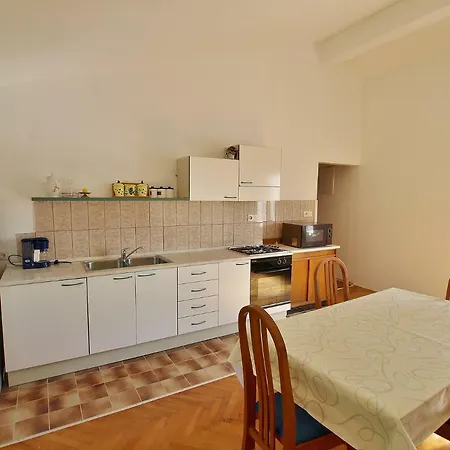 Apartment Biserka